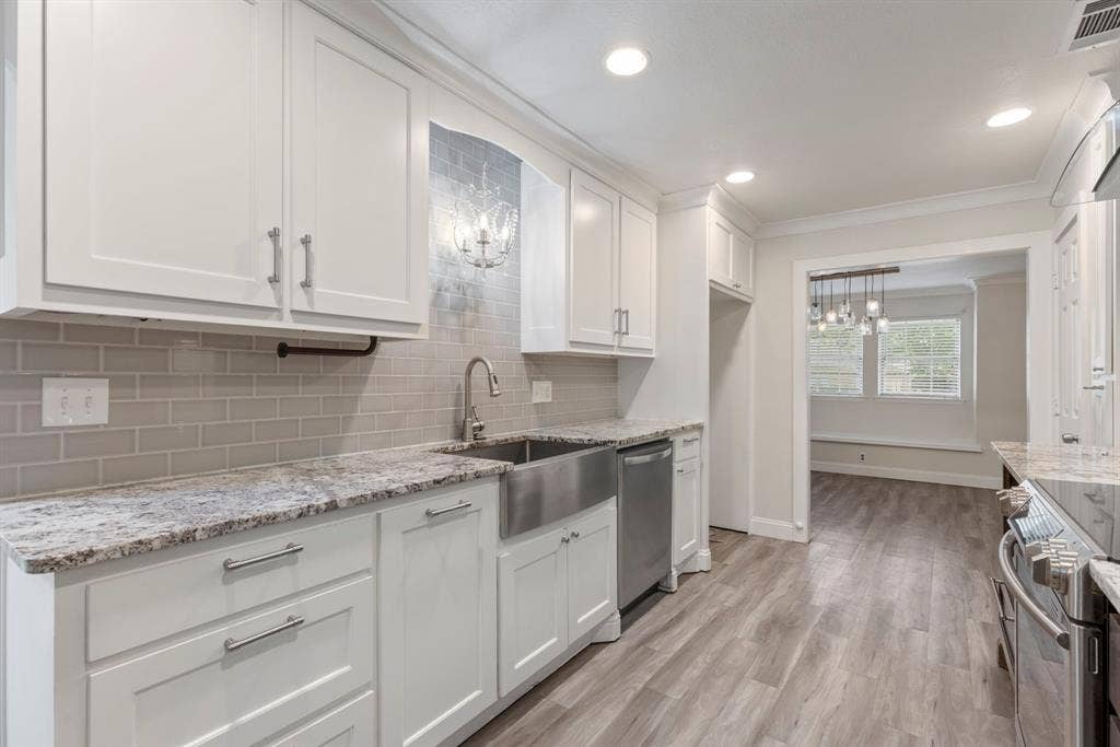 2301 Huntington Drive, Plano, TX 75075 2301 Huntington Drive, Plano, TX 75075