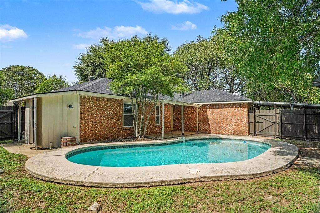 8608 Elderberry Court, Dallas, TX 75249 8608 Elderberry Court, Dallas, TX 75249