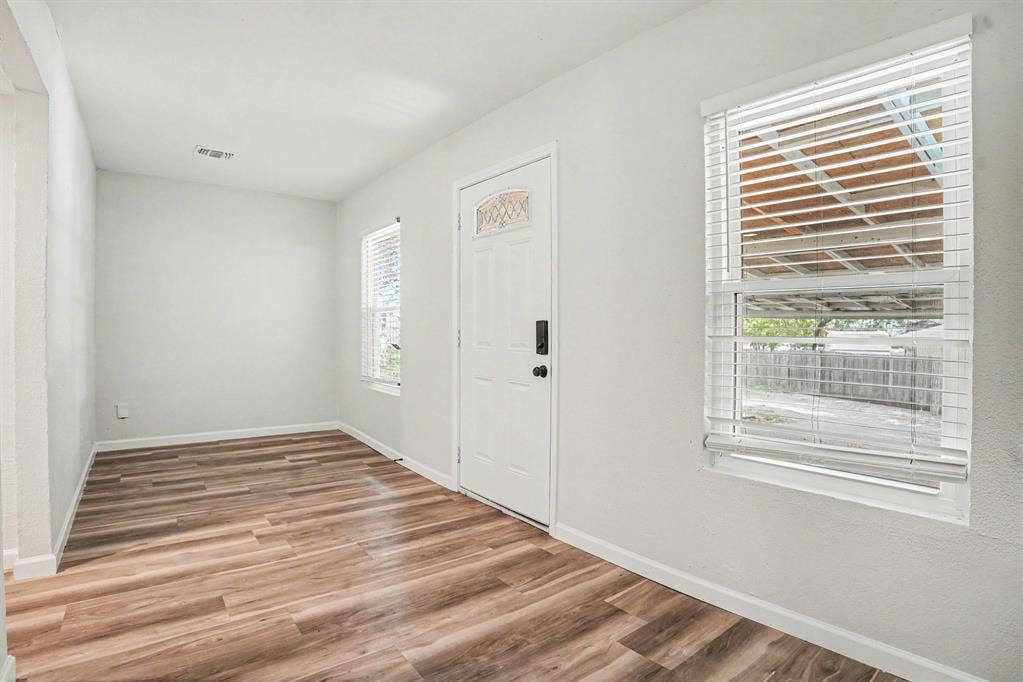 8608 Elderberry Court, Dallas, TX 75249 8608 Elderberry Court, Dallas, TX 75249