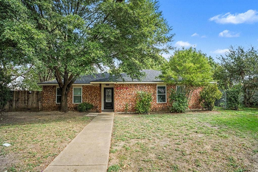 8608 Elderberry Court, Dallas, TX 75249 8608 Elderberry Court, Dallas, TX 75249