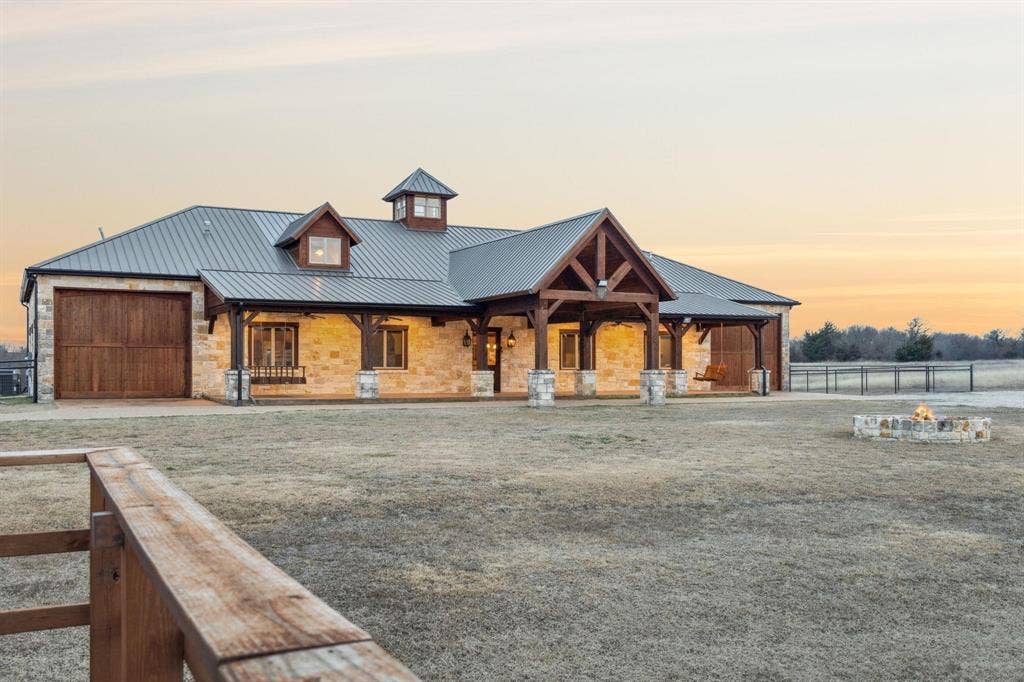 2881 N Star Drive, Celina, TX 75009 2881 N Star Drive, Celina, TX 75009