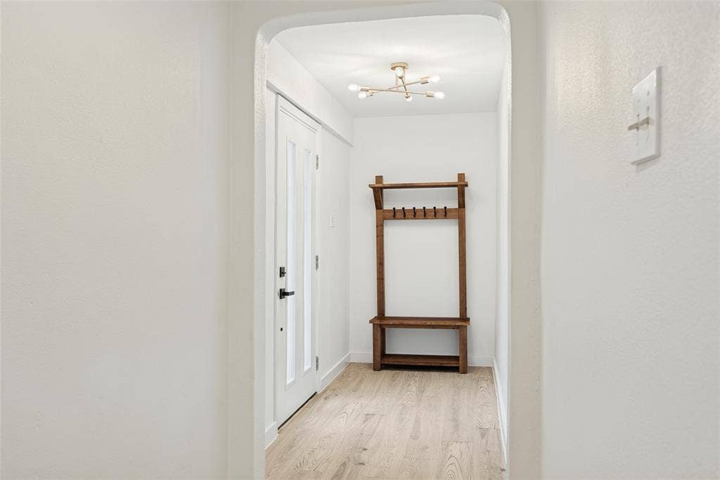 10109 San Lorenzo Drive, Dallas, TX 75228 10109 San Lorenzo Drive, Dallas, TX 75228