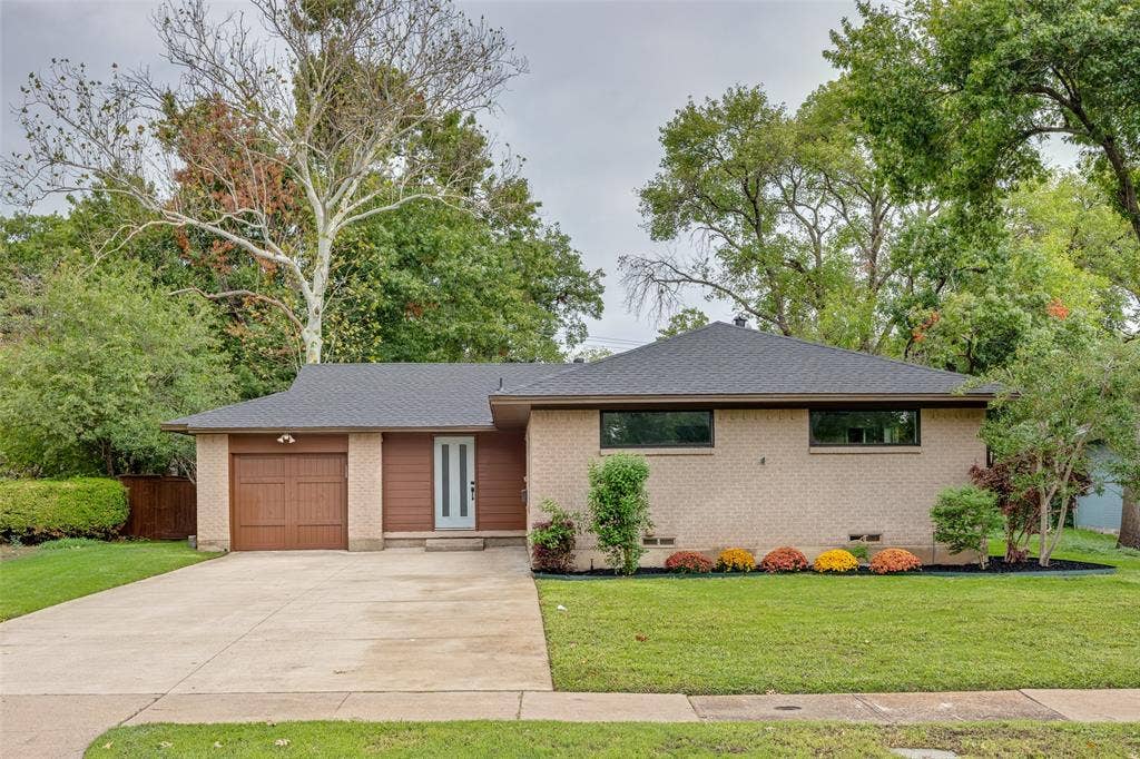 10109 San Lorenzo Drive, Dallas, TX 75228 10109 San Lorenzo Drive, Dallas, TX 75228
