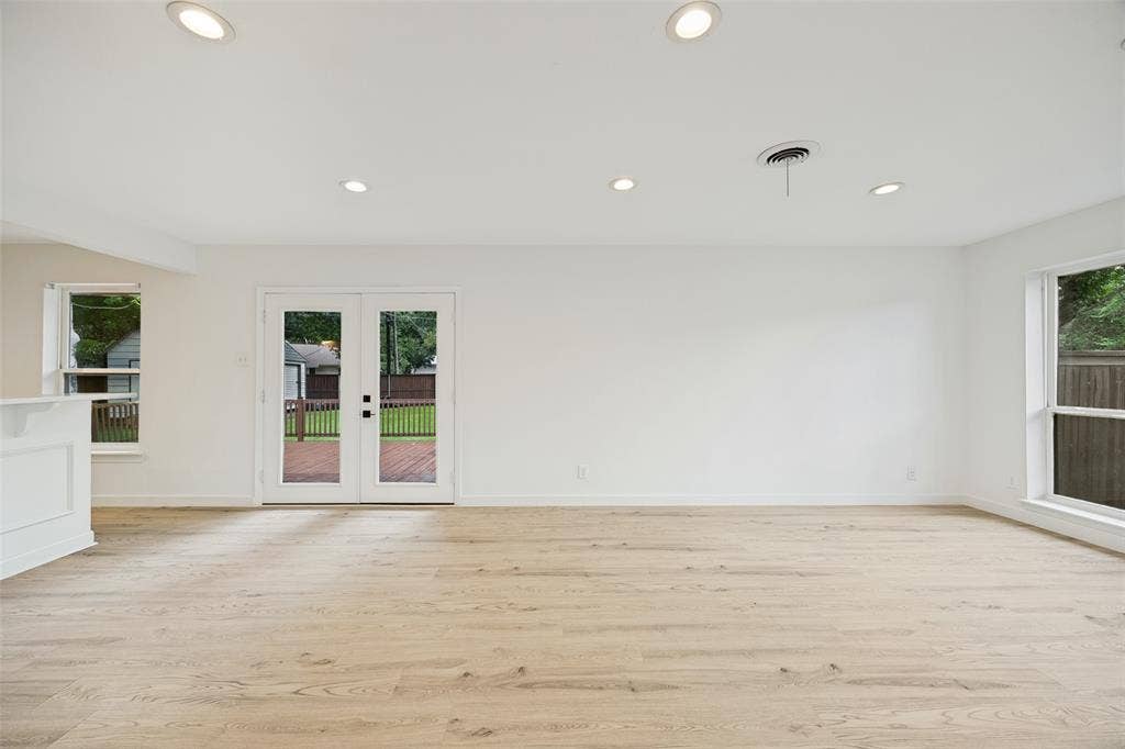 10109 San Lorenzo Drive, Dallas, TX 75228 10109 San Lorenzo Drive, Dallas, TX 75228