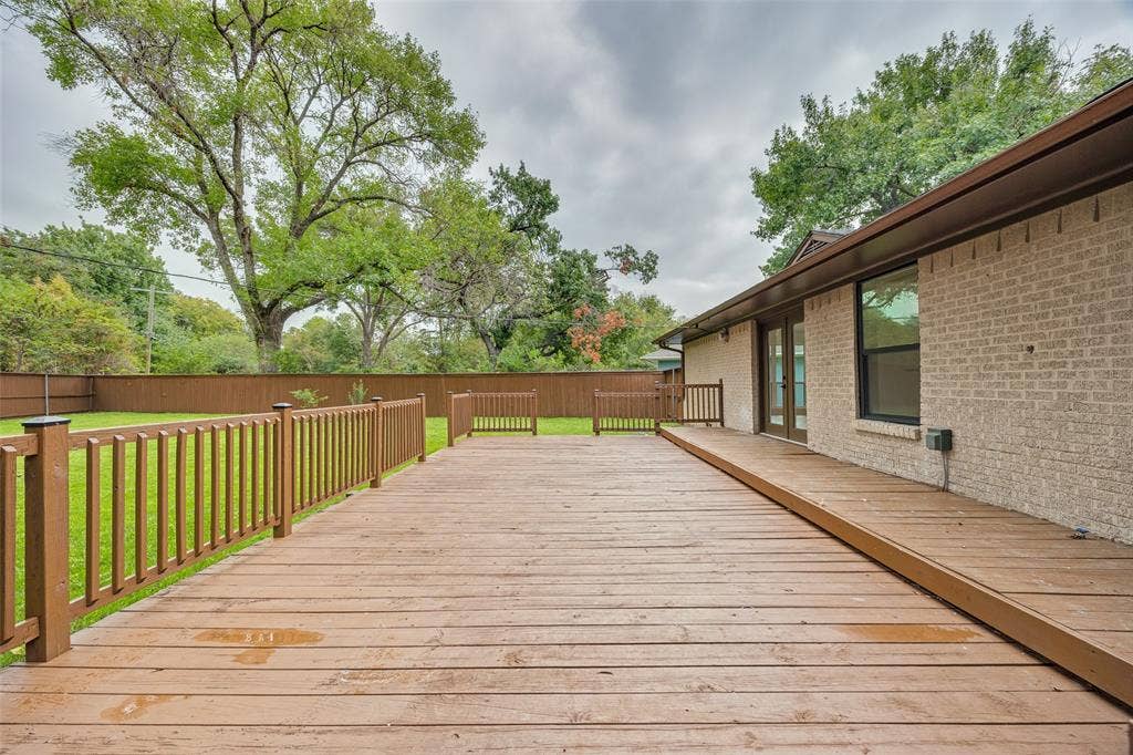 10109 San Lorenzo Drive, Dallas, TX 75228 10109 San Lorenzo Drive, Dallas, TX 75228