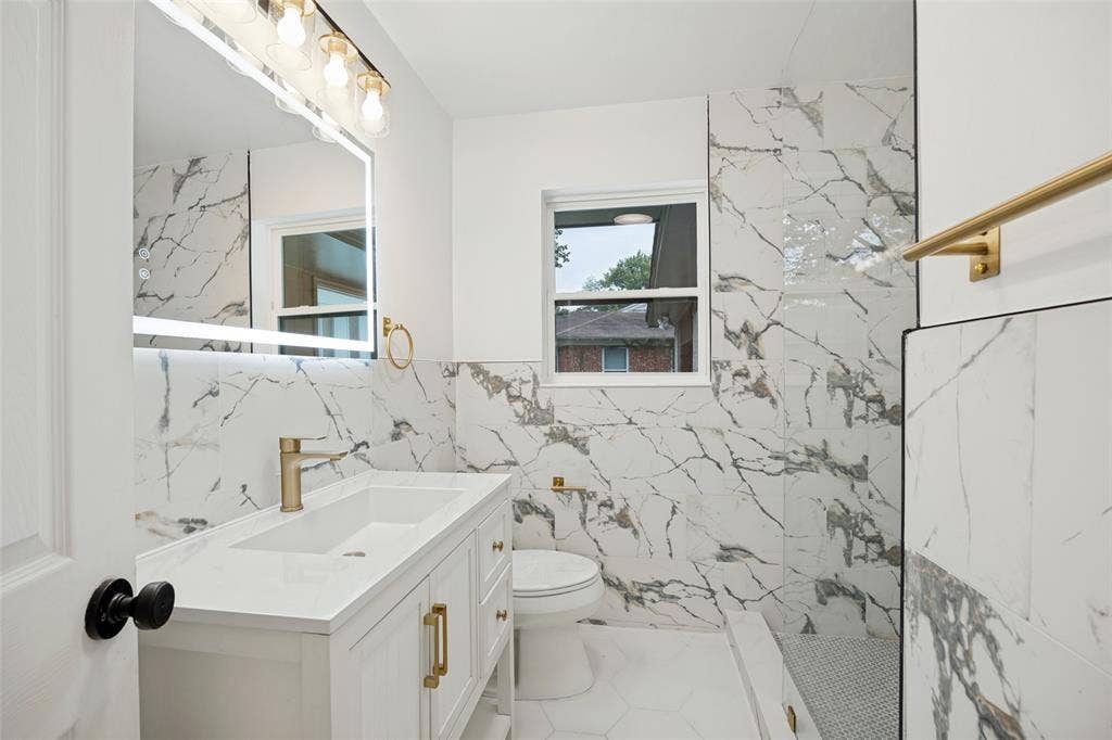 10109 San Lorenzo Drive, Dallas, TX 75228 10109 San Lorenzo Drive, Dallas, TX 75228