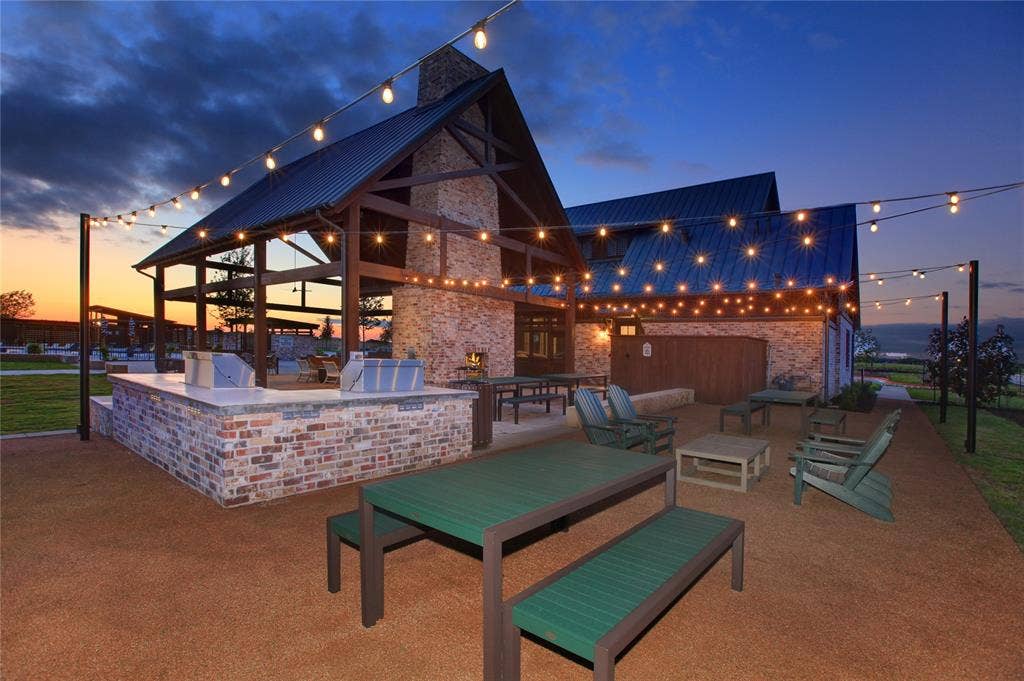 807 Hillburn Drive, Forney, TX 75126 Grilling Station with tables