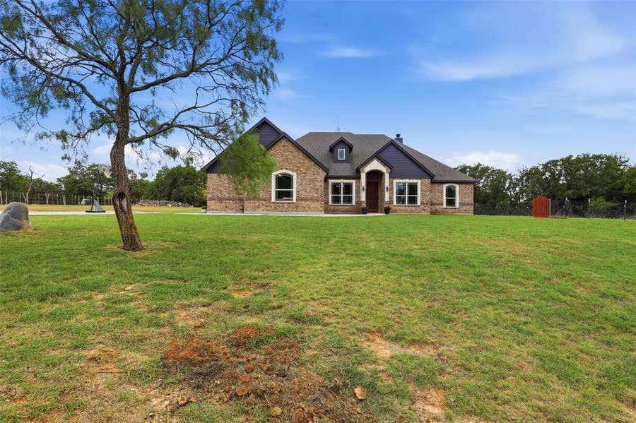 Property photo for 223 Toto Road, Weatherford, TX