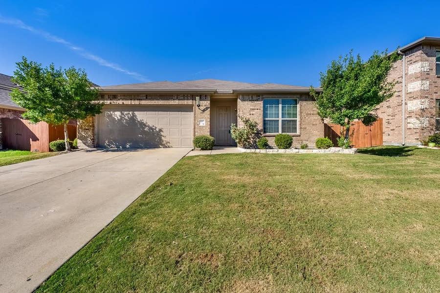 Property photo for 4007 Indian Paintbrush Lane, Heartland, TX