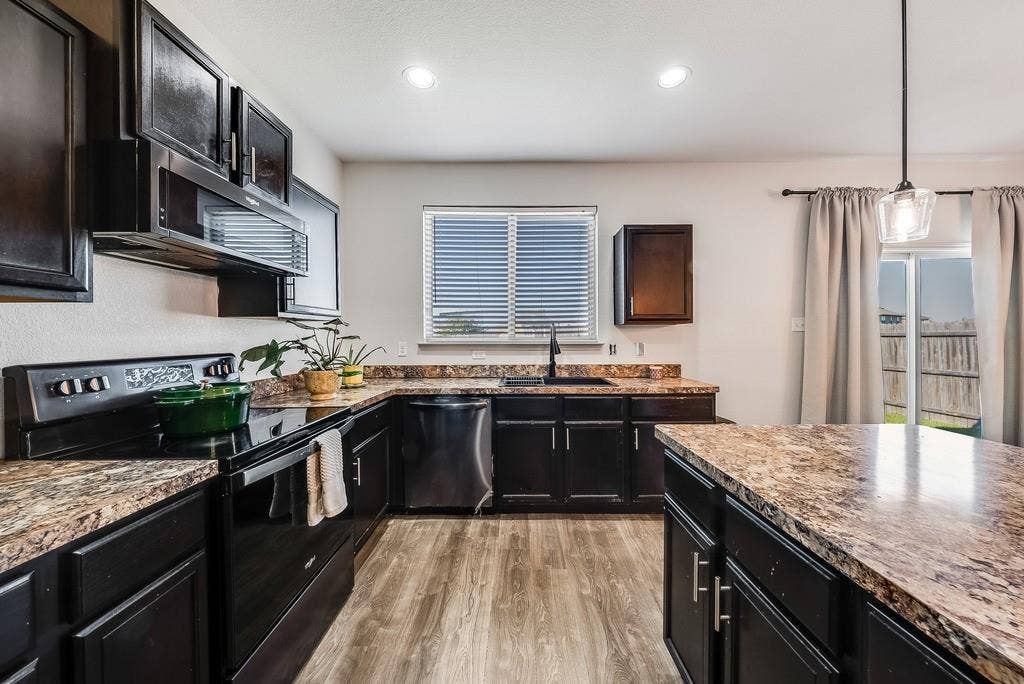 4007 Indian Paintbrush Lane, Heartland, TX 75126 4007 Indian Paintbrush Lane, Heartland, TX 75126