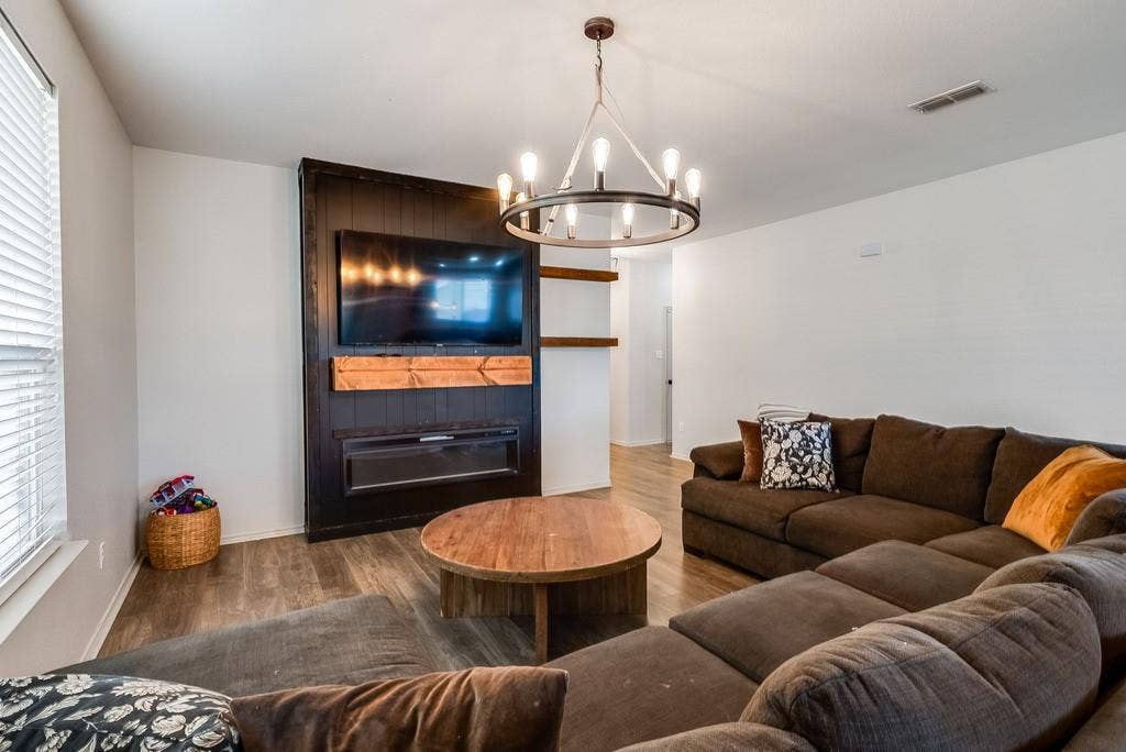 4007 Indian Paintbrush Lane, Heartland, TX 75126 4007 Indian Paintbrush Lane, Heartland, TX 75126