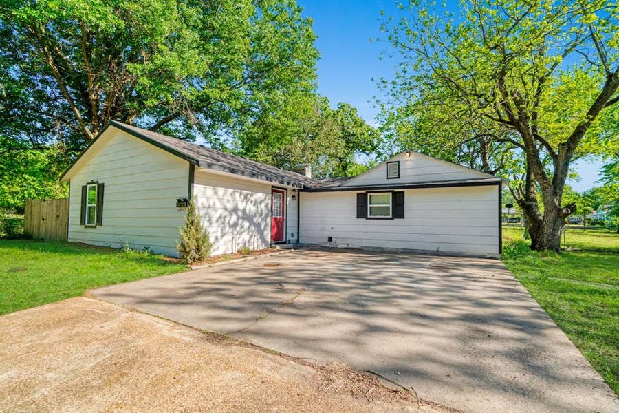 Property photo for 2617 Graham Street, Paris, TX