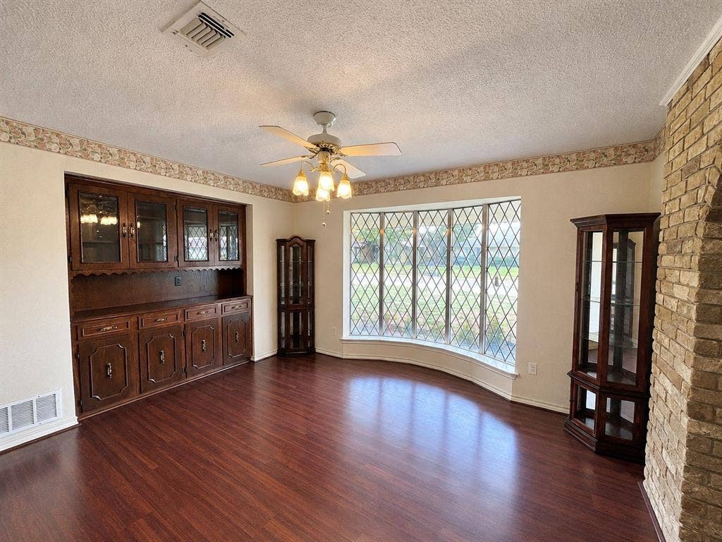 3408 Bellah Court, Irving, TX 75062 3408 Bellah Court, Irving, TX 75062