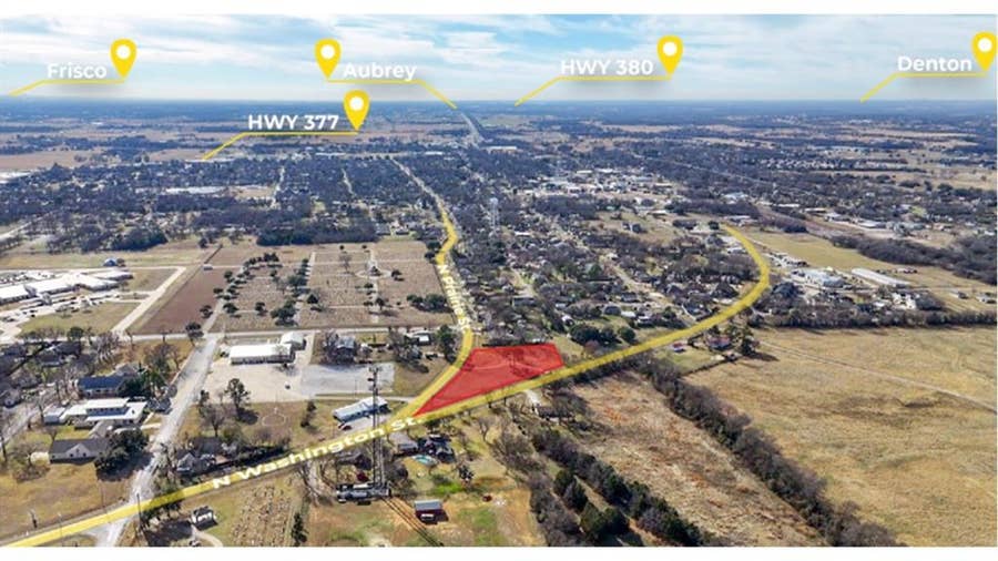Property photo for 929 N Washington Street, Pilot Point, TX