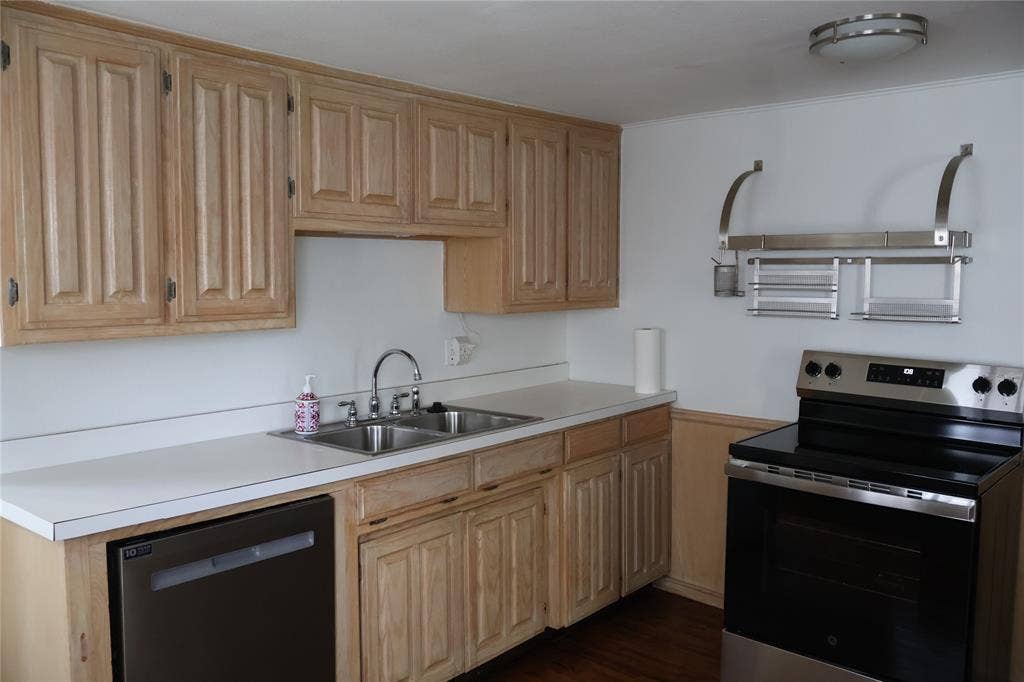 1409 West Street, McKinney, TX 75069 1409 West Street, McKinney, TX 75069