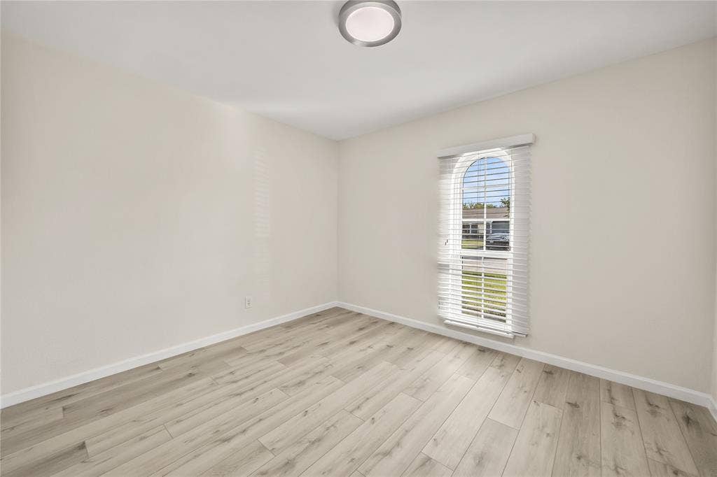 310 Glendale Drive, Grand Prairie, TX 75052 Bedroom 1