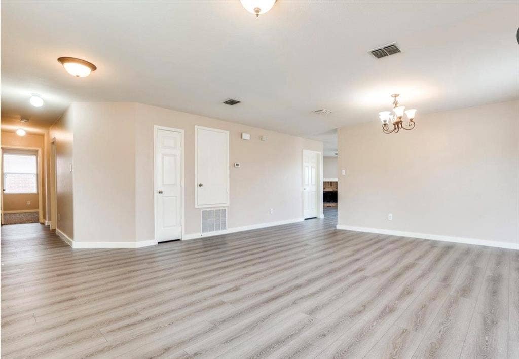 1053 Cavern Drive, Mesquite, TX 75181 1053 Cavern Drive, Mesquite, TX 75181