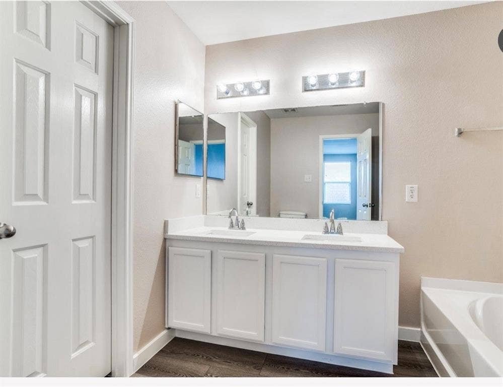 1053 Cavern Drive, Mesquite, TX 75181 1053 Cavern Drive, Mesquite, TX 75181