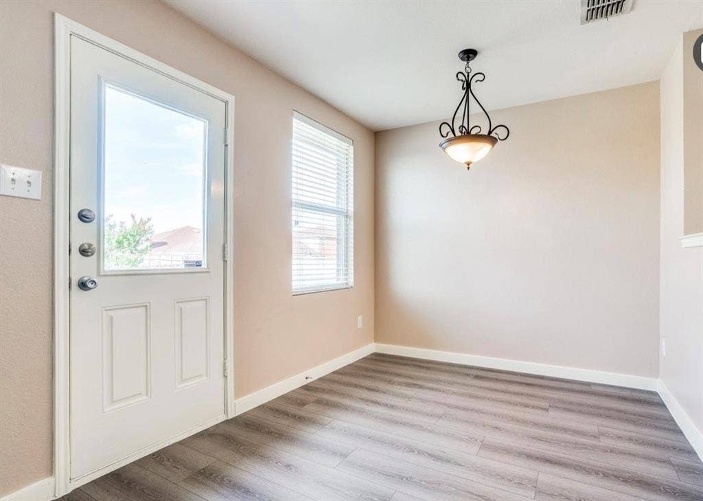 1053 Cavern Drive, Mesquite, TX 75181 1053 Cavern Drive, Mesquite, TX 75181