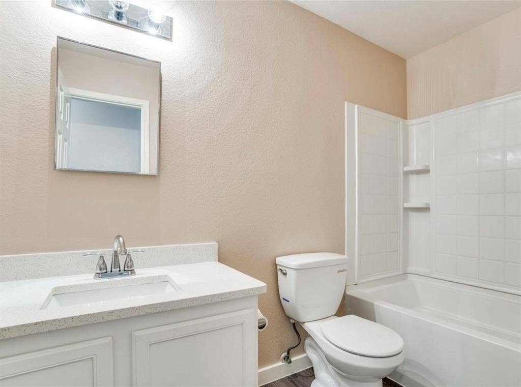 1053 Cavern Drive, Mesquite, TX 75181 1053 Cavern Drive, Mesquite, TX 75181
