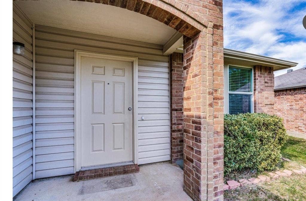 1053 Cavern Drive, Mesquite, TX 75181 1053 Cavern Drive, Mesquite, TX 75181