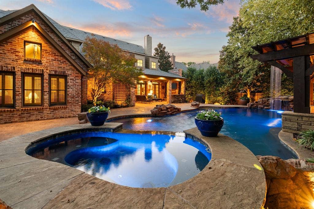 2105 Denver Drive, Southlake, TX 76092