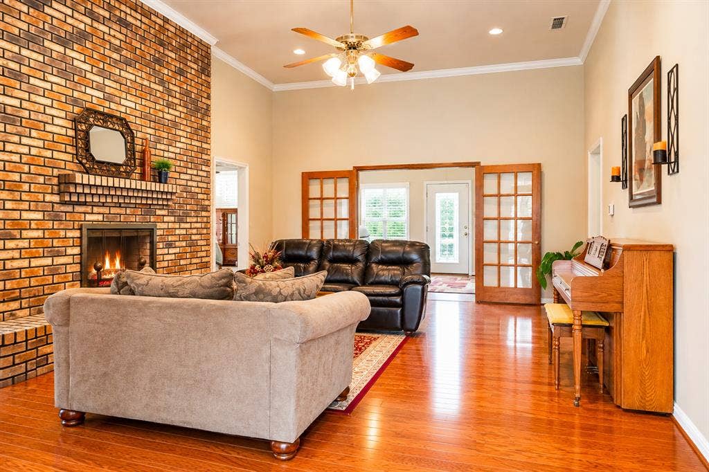 104 Lakeridge Court, Weatherford, TX 76087 104 Lakeridge Court, Weatherford, TX 76087