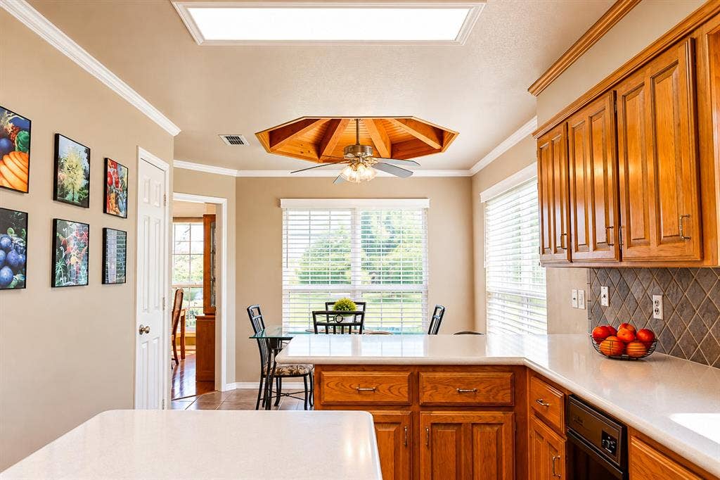 104 Lakeridge Court, Weatherford, TX 76087 104 Lakeridge Court, Weatherford, TX 76087