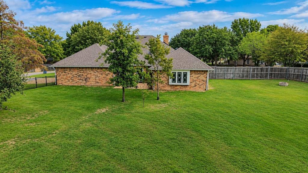 104 Lakeridge Court, Weatherford, TX 76087 104 Lakeridge Court, Weatherford, TX 76087