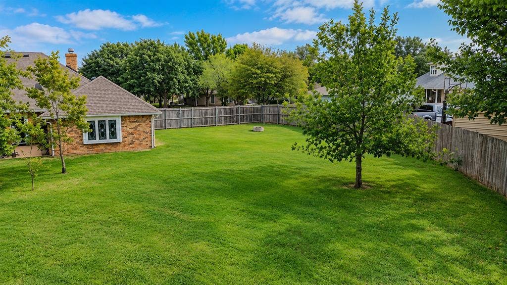 104 Lakeridge Court, Weatherford, TX 76087 104 Lakeridge Court, Weatherford, TX 76087