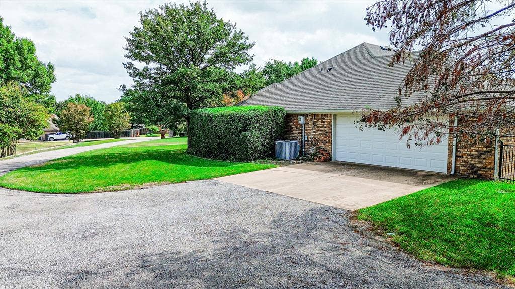 104 Lakeridge Court, Weatherford, TX 76087 104 Lakeridge Court, Weatherford, TX 76087