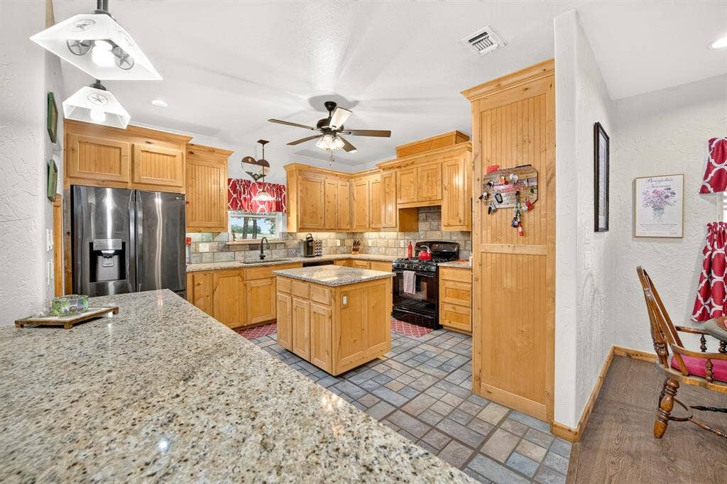 1658,1664,1668 County Road 3672, Springtown, TX 76082