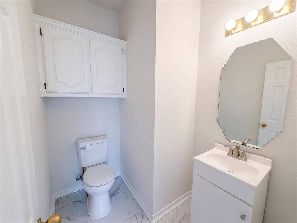 304 Holly Court, Murphy, TX 75094 304 Holly Court, Murphy, TX 75094