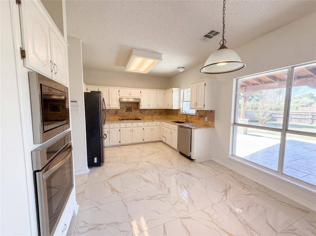 304 Holly Court, Murphy, TX 75094 304 Holly Court, Murphy, TX 75094