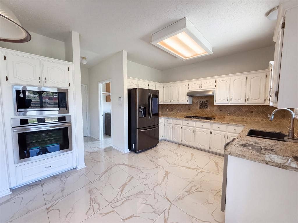 304 Holly Court, Murphy, TX 75094 304 Holly Court, Murphy, TX 75094