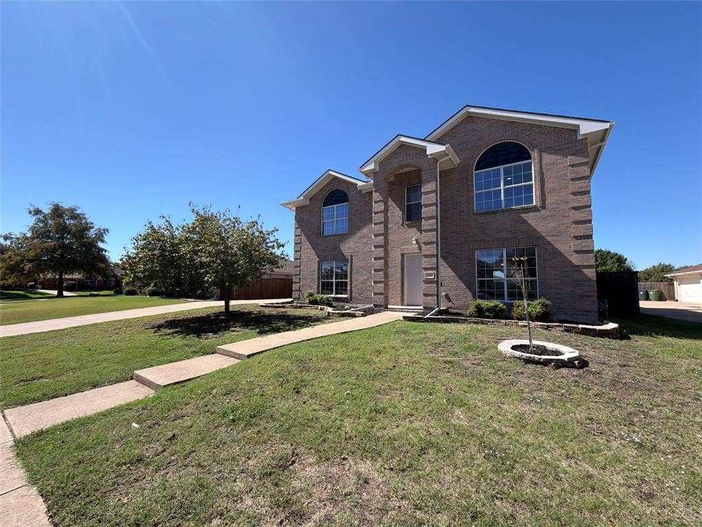304 Holly Court, Murphy, TX 75094 304 Holly Court, Murphy, TX 75094