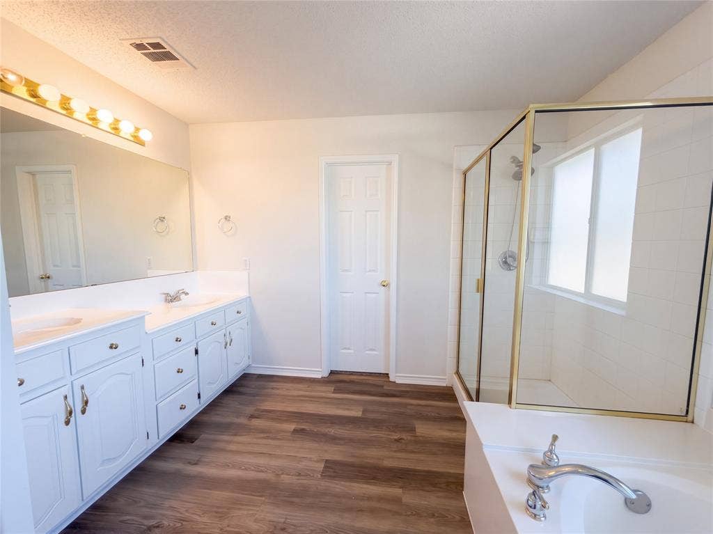 304 Holly Court, Murphy, TX 75094 304 Holly Court, Murphy, TX 75094