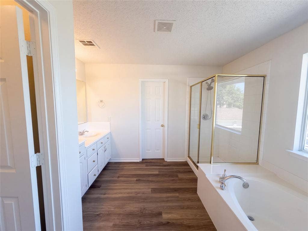 304 Holly Court, Murphy, TX 75094 304 Holly Court, Murphy, TX 75094