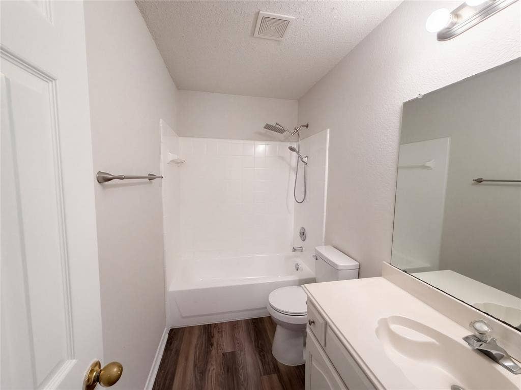304 Holly Court, Murphy, TX 75094 304 Holly Court, Murphy, TX 75094