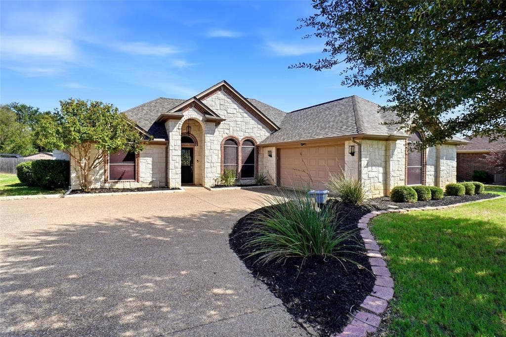 3105 Rim Rock Court, Granbury, TX 76049 3105 Rim Rock Court, Granbury, TX 76049