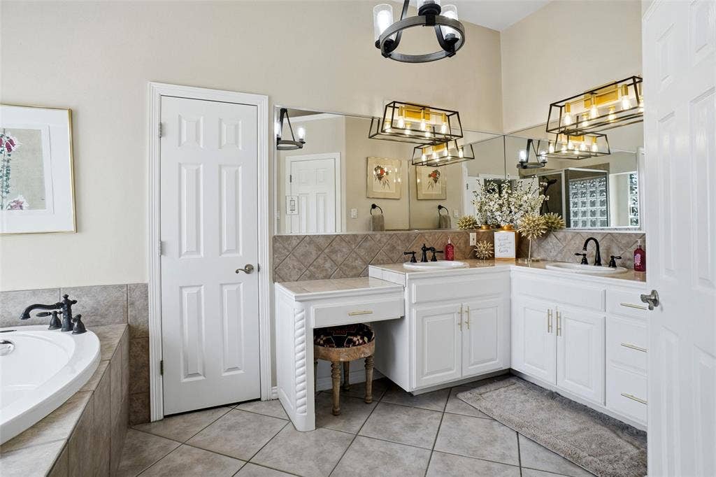 3105 Rim Rock Court, Granbury, TX 76049 3105 Rim Rock Court, Granbury, TX 76049