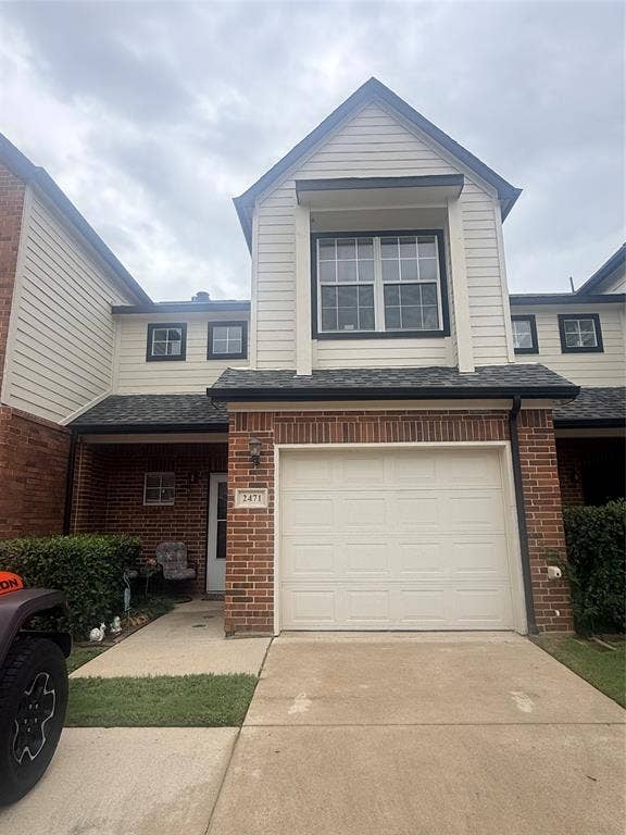 Property photo for 2471 Southcourt Circle, Irving, TX