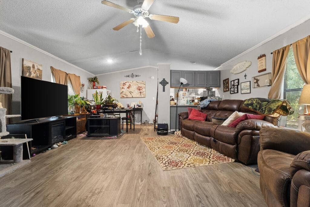 131 Sunray Street, Mabank, TX 75156 131 Sunray Street, Mabank, TX 75156