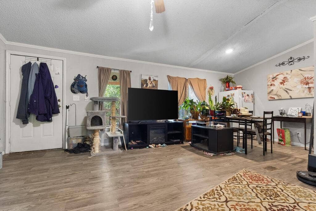 131 Sunray Street, Mabank, TX 75156 131 Sunray Street, Mabank, TX 75156