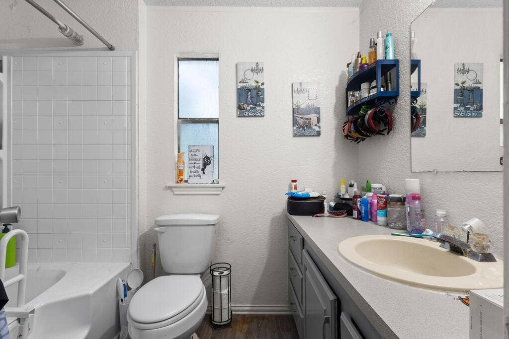 131 Sunray Street, Mabank, TX 75156 131 Sunray Street, Mabank, TX 75156