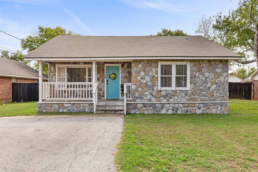 Property photo for 2425 S 02nd Street, Waco, TX