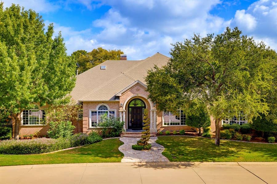 Property photo for 7012 Saucon Valley Drive, Fort Worth, TX