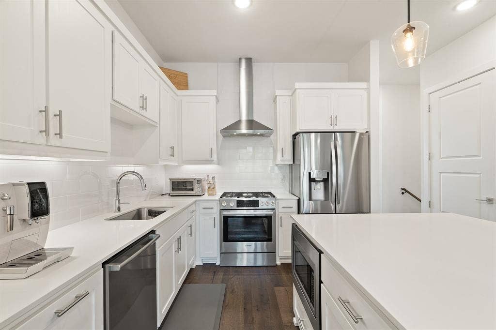 160 W Canty Street, #203, Dallas, TX 75208 160 W Canty Street, #203, Dallas, TX 75208
