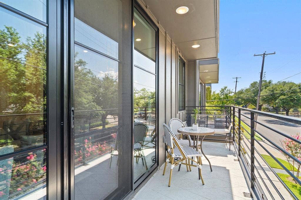160 W Canty Street, #203, Dallas, TX 75208 160 W Canty Street, #203, Dallas, TX 75208