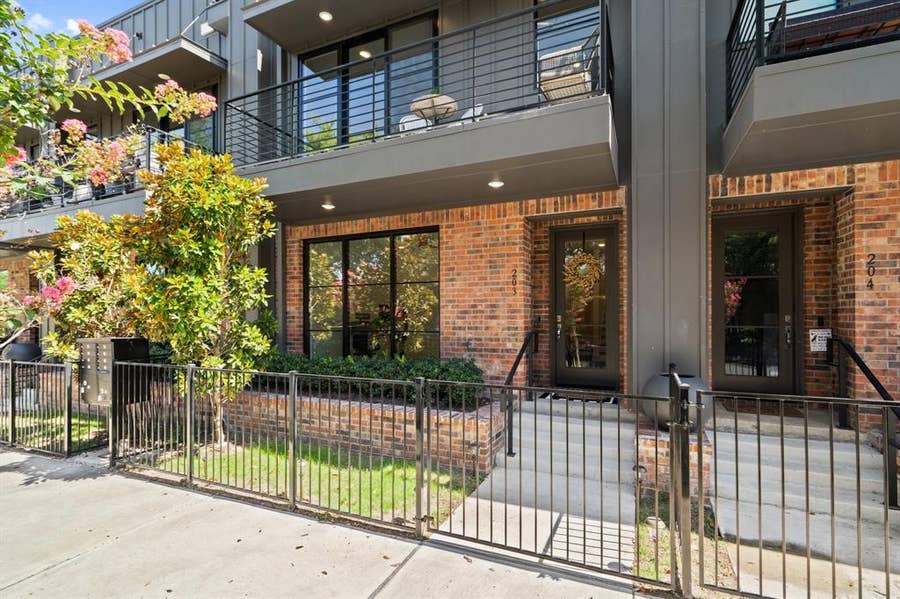 Property photo for 160 W Canty Street, #203, Dallas, TX